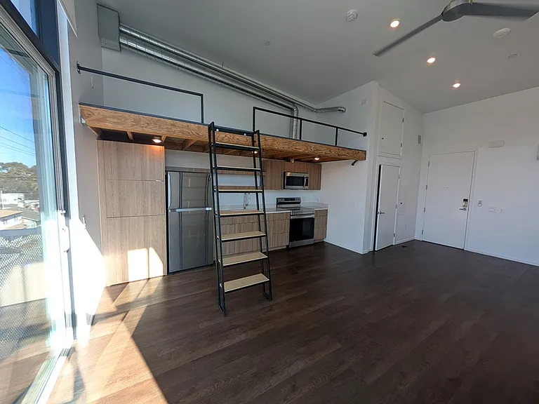 701 Robinson Avenue — Photo 3