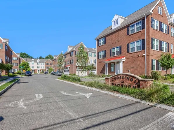 30 Litchfield Lane #30, Fair Lawn, NJ 07410