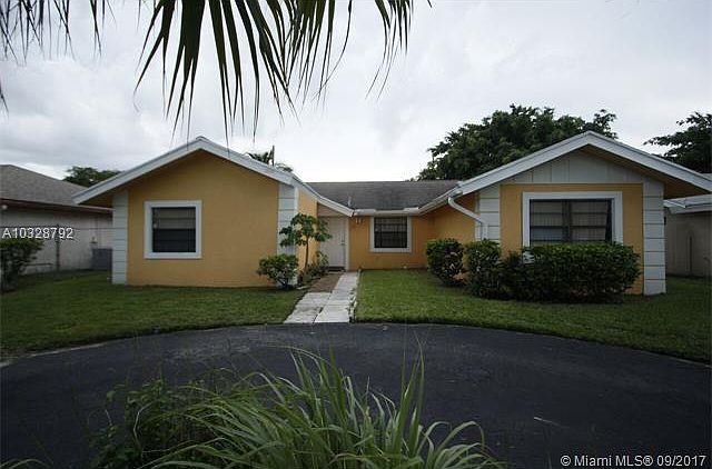1st image of 1204 SW 75th Ave