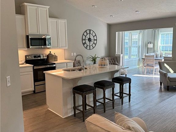 4th image of 15231 Woodsong Dr