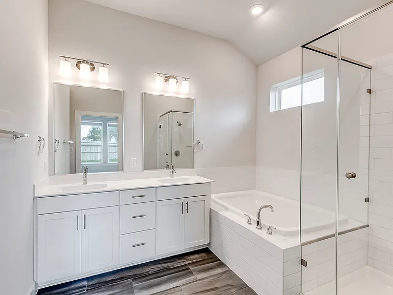 100 Patrick Herndon Dr — Photo 8