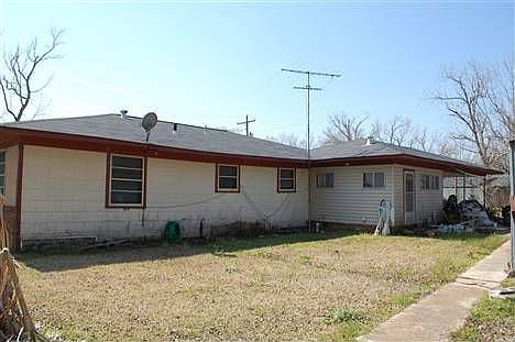 2nd image of 211 Donatto St