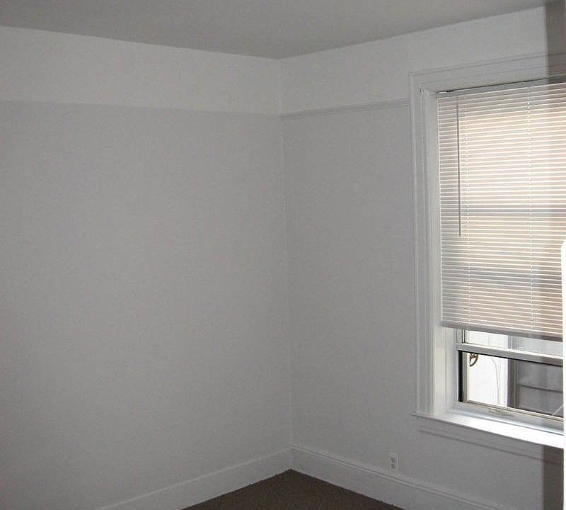 2nd image of 3156 36th St APT 2R