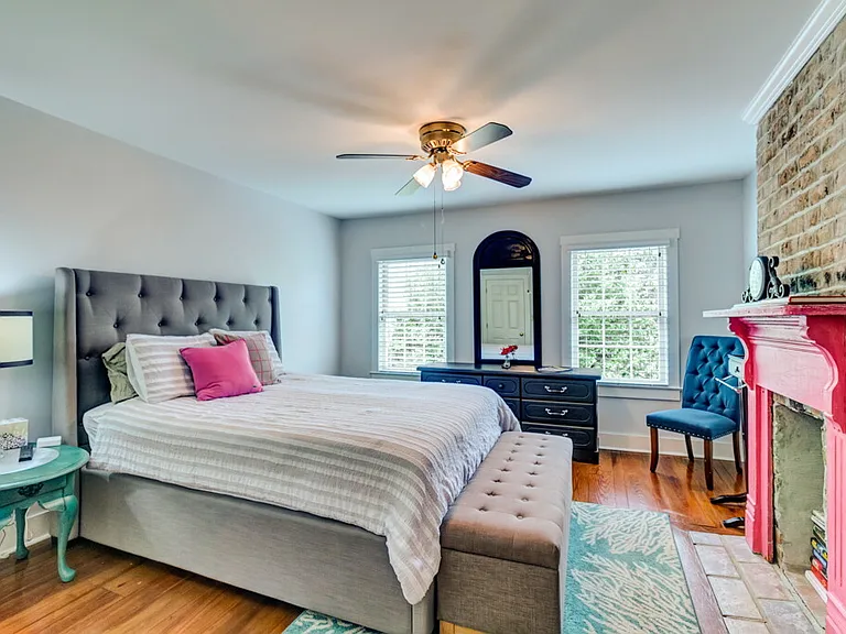 513 E Harris St — Photo 12