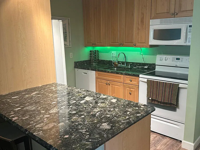 Kitchen and bar.