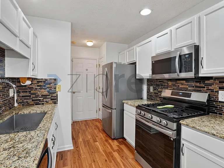 100 Oak Grove Pl — Photo 9