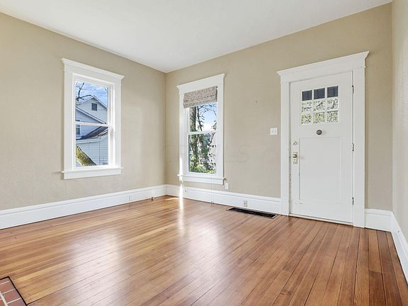 5th image of 222 S Prospect St