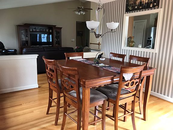 5th image of 7 Knollwood Cir