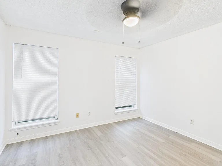 7610 Hopewell Ln — Photo 22
