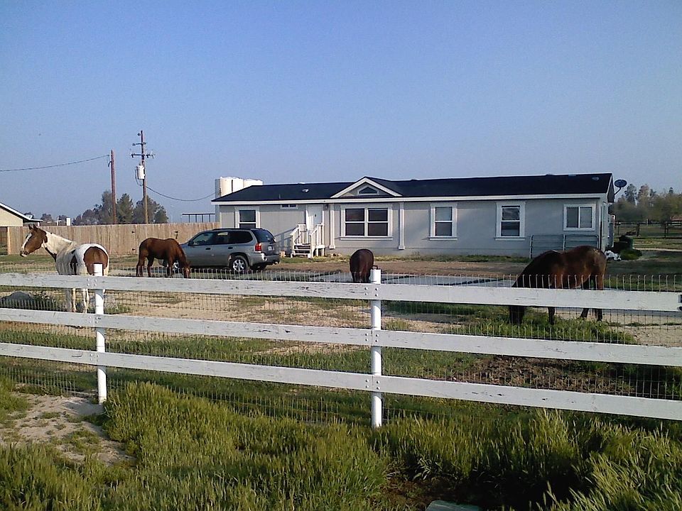 Entire property fenced in with horse fencing