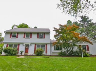 2850 Meadowbrook Cir S, Allentown, PA 18103