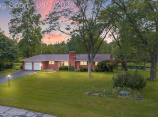 25541 Crystal Spring Ct, Farmington Hills, MI 48336