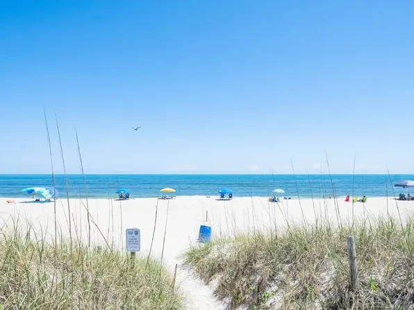 222 Carolina Beach Ave N, Carolina Beach, NC