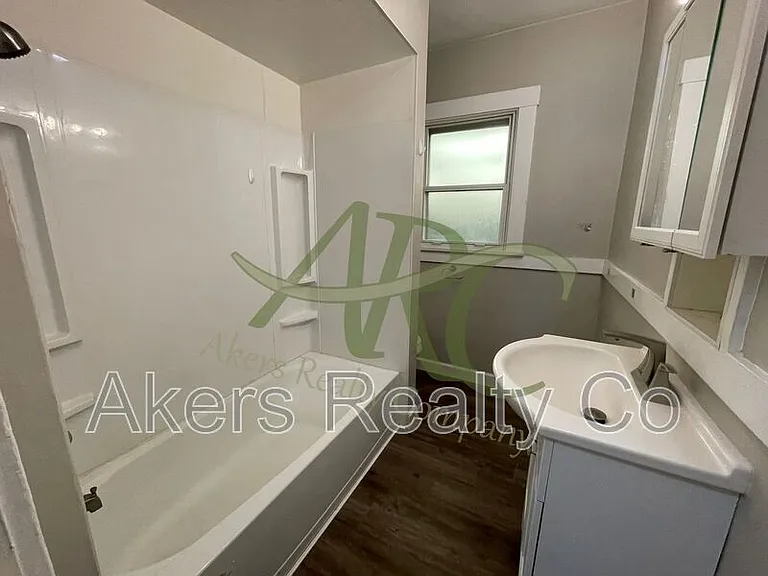 524 Belmont Ave — Photo 16