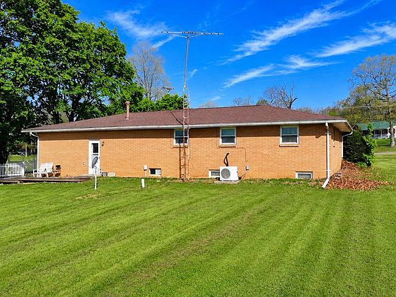 2nd image of 1886 Beal Rd