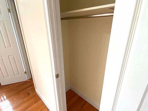 3rd image of 3026 31st St APT 3