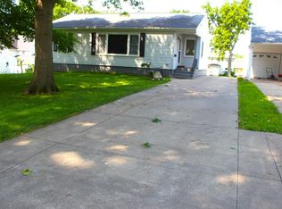 316 S 5th St, Maquoketa, IA 52060
