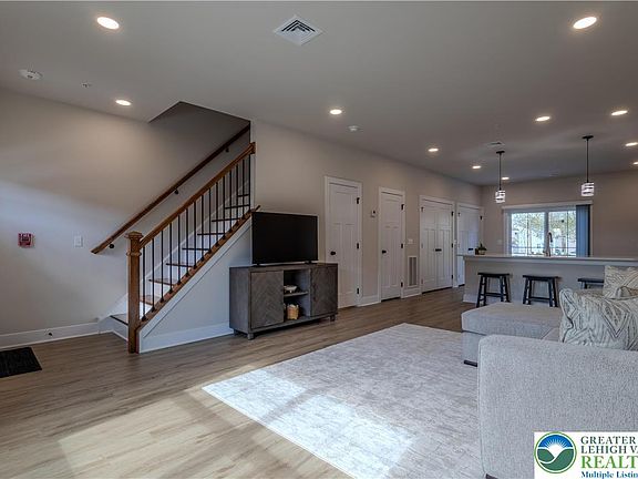 5th image of 1411 Greenview Dr #24