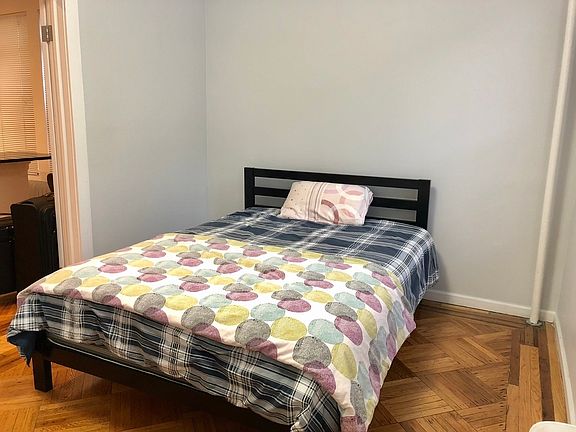 4th image of 34-31 43rd St #1G
