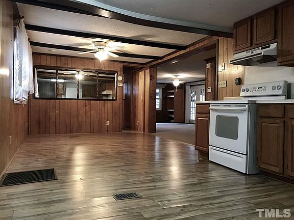 3rd image of 1610 Foxfire Dr