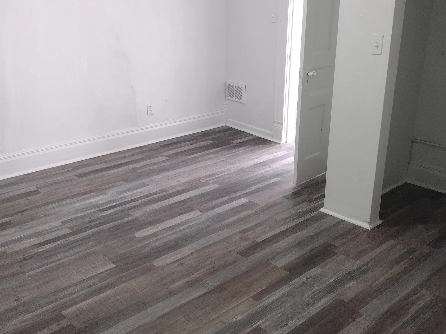 450 Card Ave - 2 — Photo 2