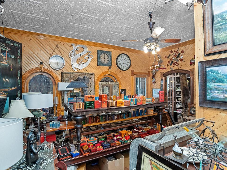 7th image of this home