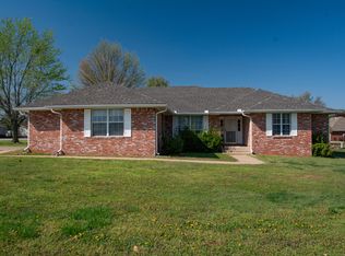 645 Rockwood Dr, Grove, OK 74344