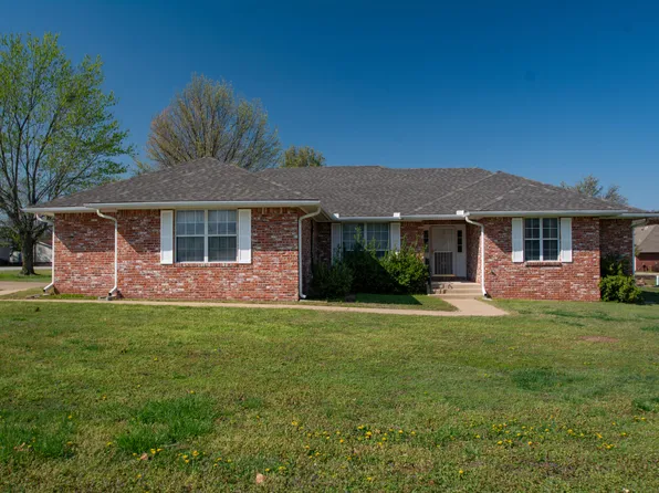 645 Rockwood Dr, Grove, OK 74344
