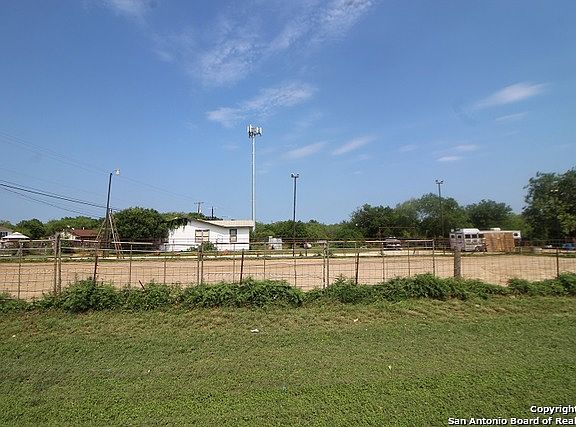 5th image of 6566 Joe Louis Dr