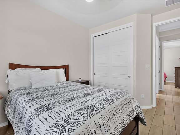 3rd image of 2431 Camrose Rd NE