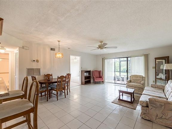 Home For Sale In Pelican Pointe
