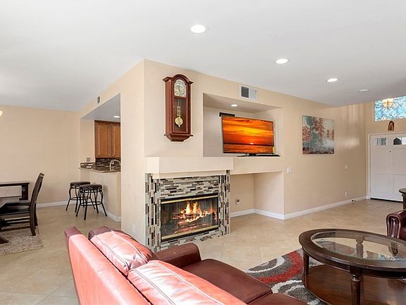 5th image of 3520 E Balmoral Dr