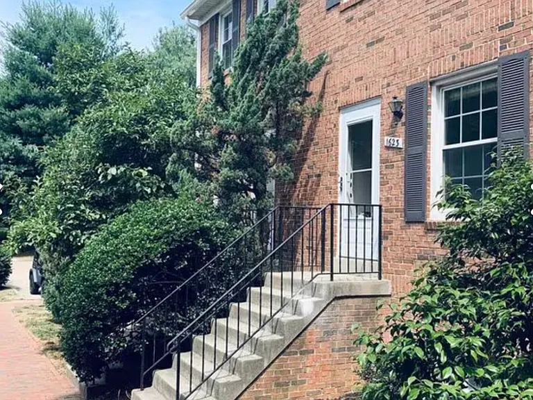 1623 S Barton St — Photo 2