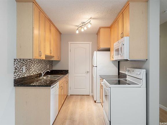 5th image of 1121 McKercher Dr #305B