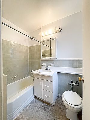 3rd image of 157 E 18th St APT 6