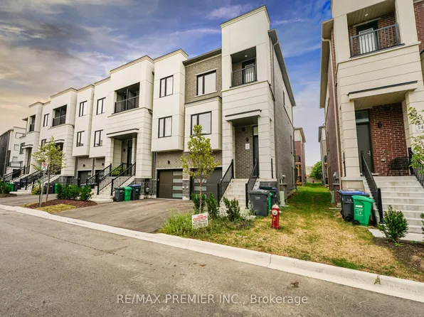 12 Heathrow Ln, Caledon, ON L7E 4M4