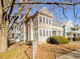 443-445 Beech St, Holyoke, MA 01040
