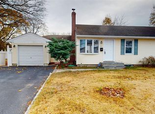 331 E 3rd St, Deer Park, NY 11729