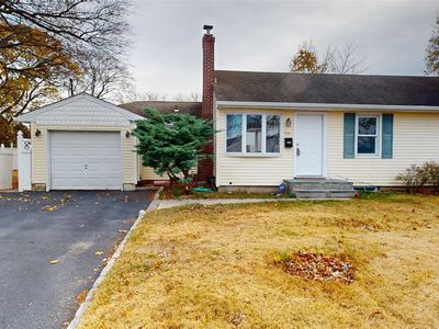 331 E 3rd Street, Deer Park, NY, 11729
