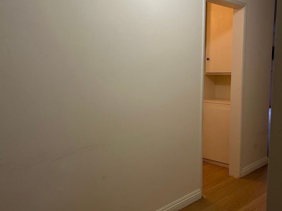 entrance to bedroom/bathroom/closet