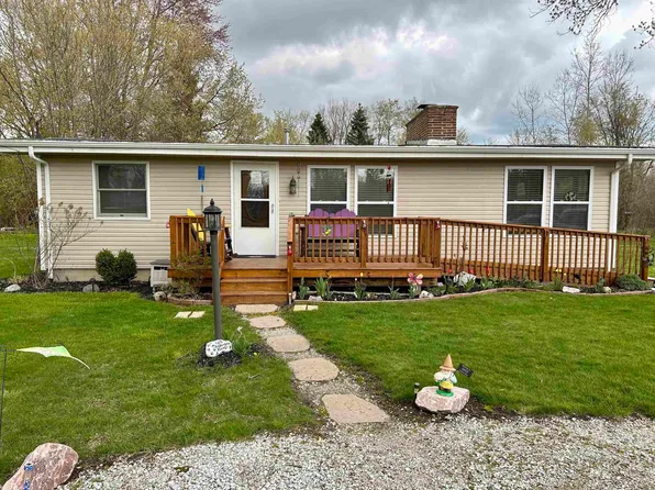 3852 Myrtle Rd, Lakeport, MI 48059