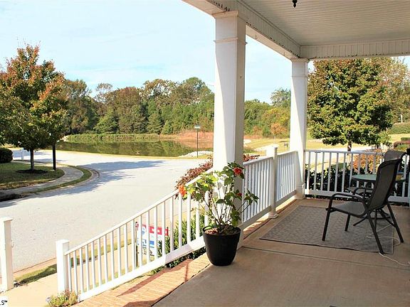 3rd image of 301 Hayworth Dr