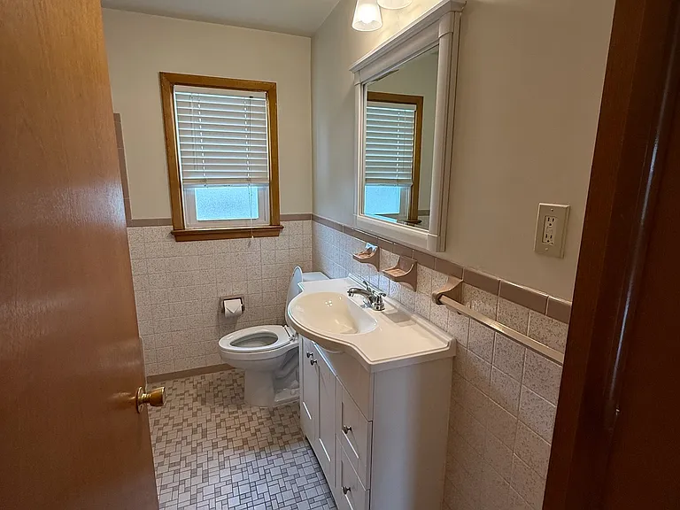 338 S Jefferson St — Photo 11