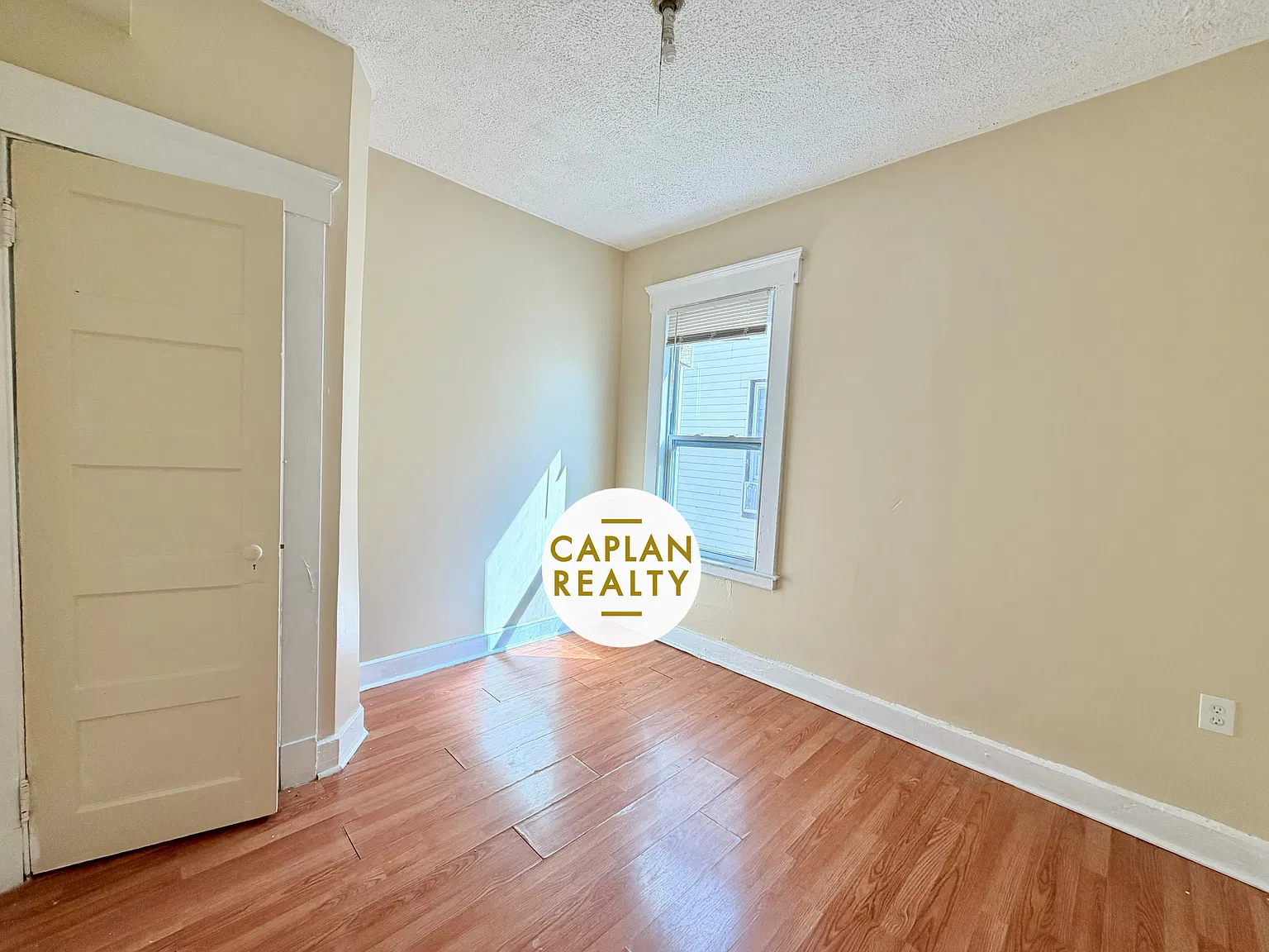 2 bed, $1,600 — Photo 4