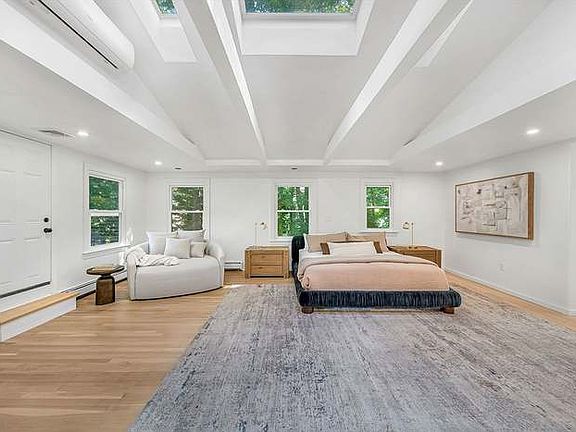 4th image of 764 Tremont St APT 3