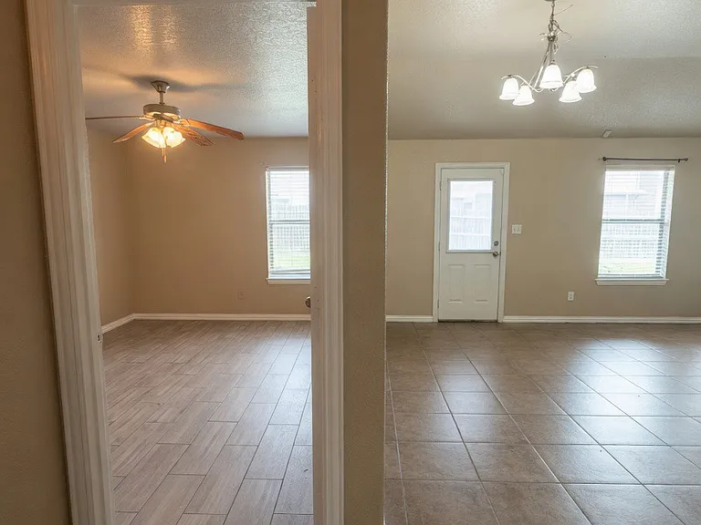673 S Heights Dr — Photo 11