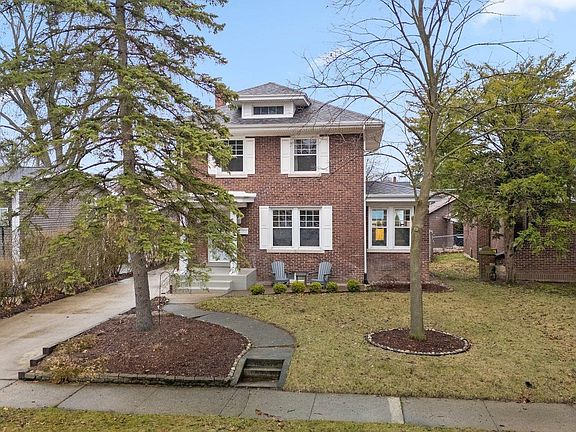2nd image of 2714 East Dr