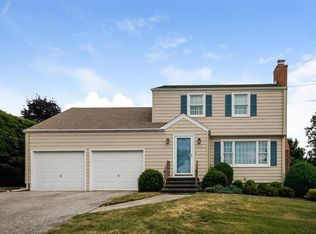 155 Blueberry Ln, Stratford, CT 06614