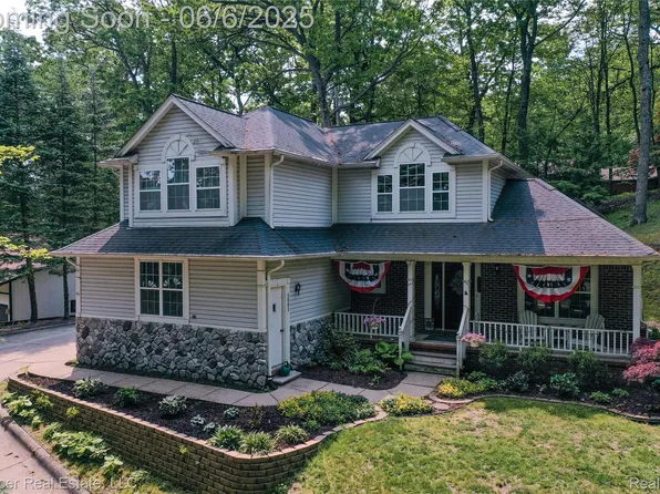 5005 Mohawk Ave, Clarkston, MI 48348