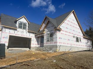 1572 Tsuga Dr, Alcoa, TN 37701
